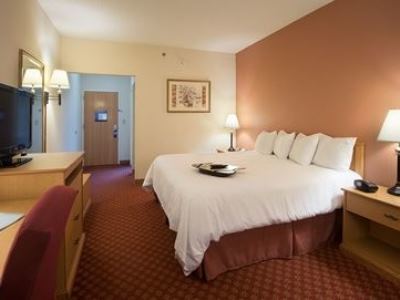 La Quinta & By Wyndham St Louis Route 66 Windsor Springs