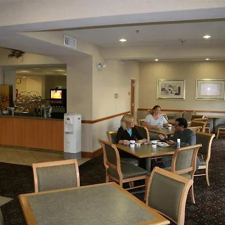La Quinta Inn & Suites By Wyndham St Louis Route 66 