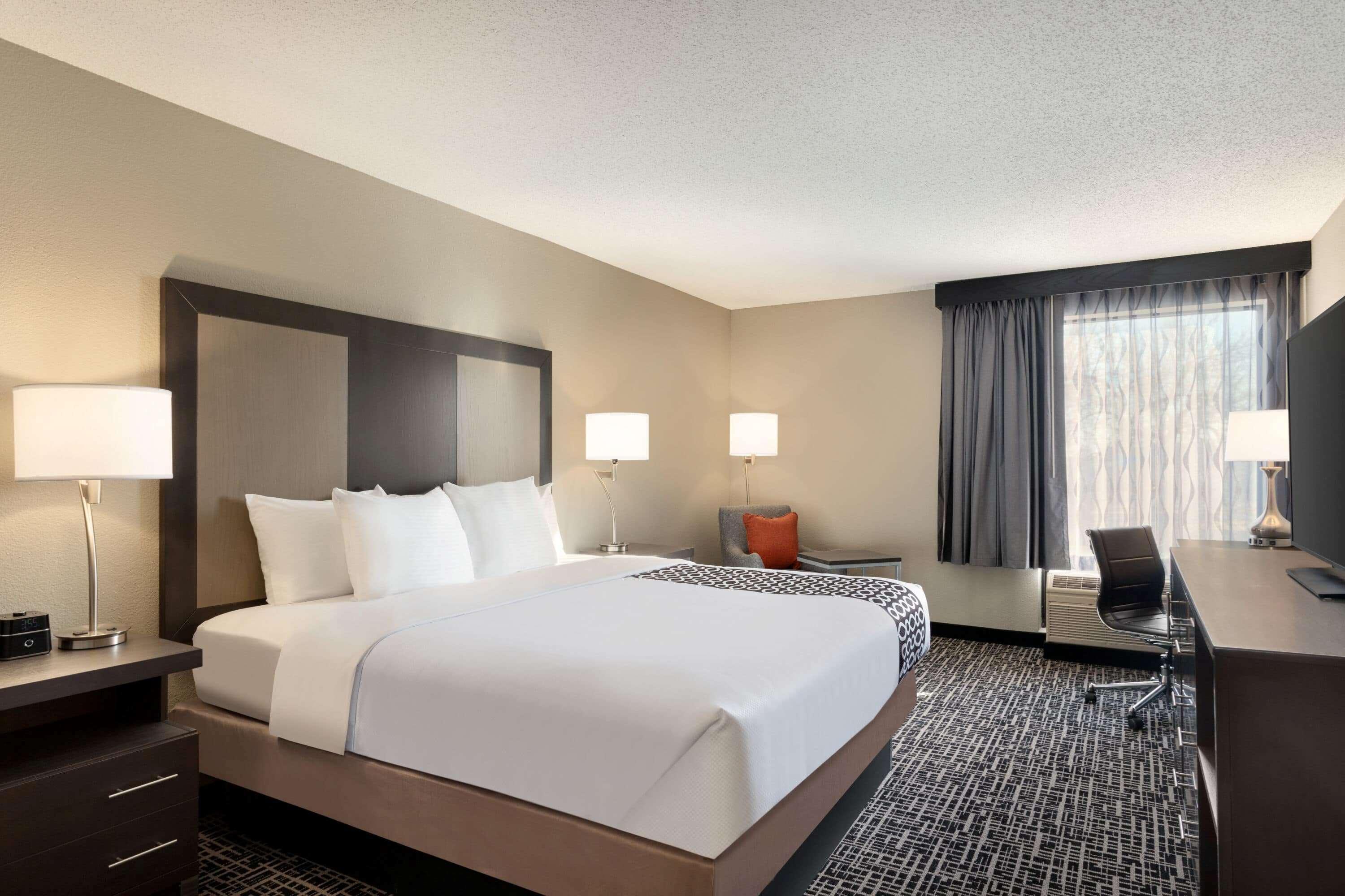 La Quinta & By Wyndham St Louis Route 66 Hotel Windsor Springs