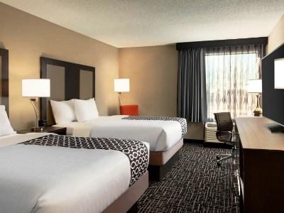 La Quinta & By Wyndham St Louis Route 66 Hotel
