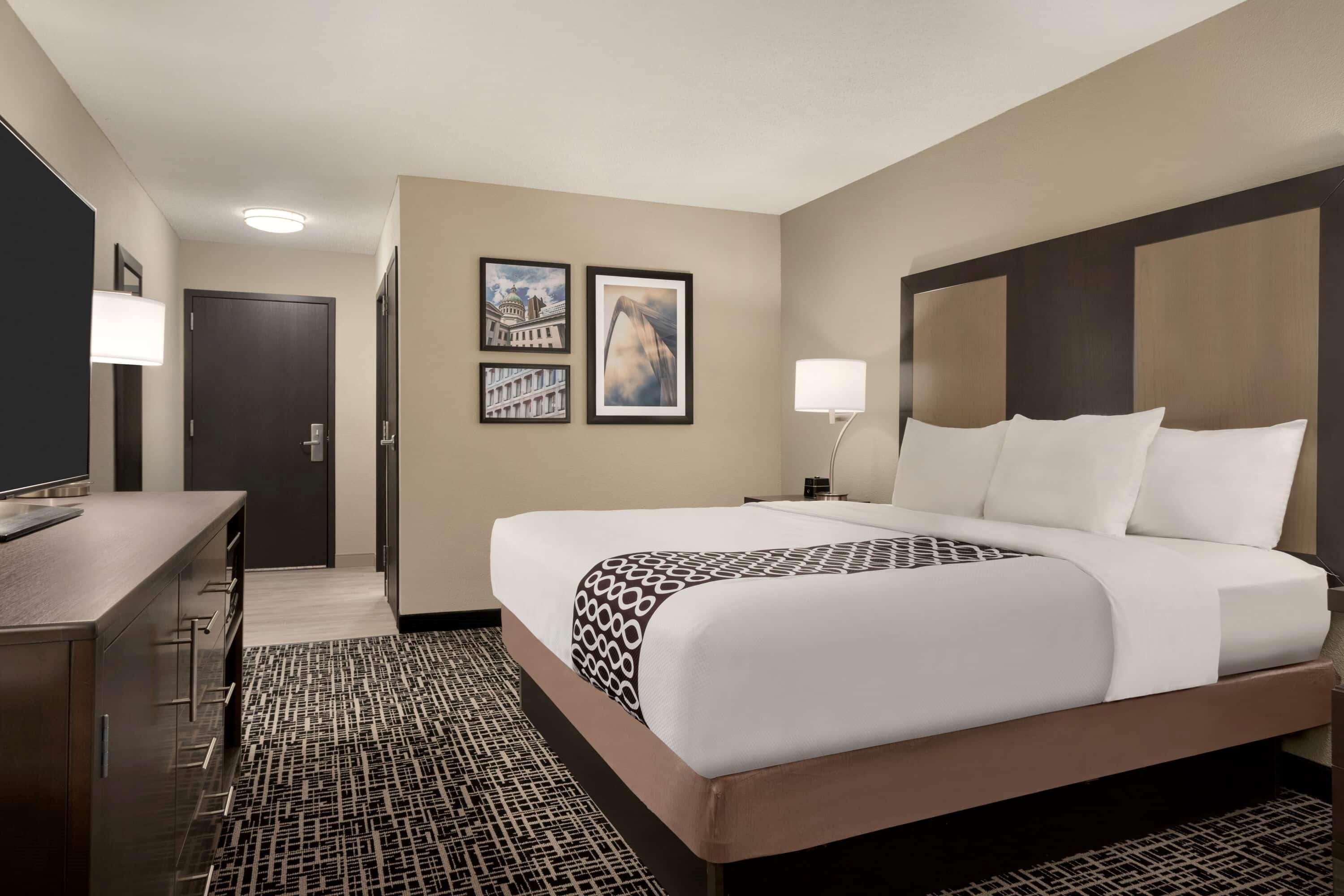 La Quinta & By Wyndham St Louis Route 66 Hotel Windsor Springs